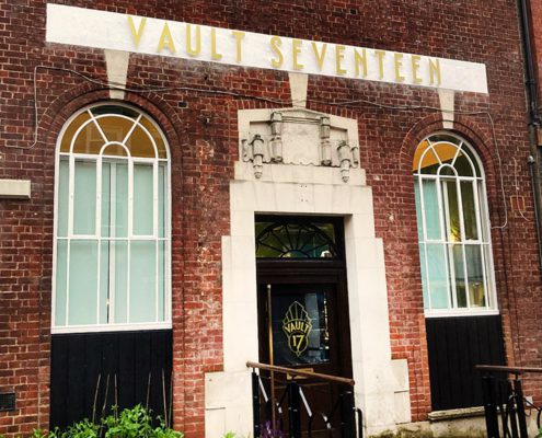 Vault 17 Chesham wine bar exterior